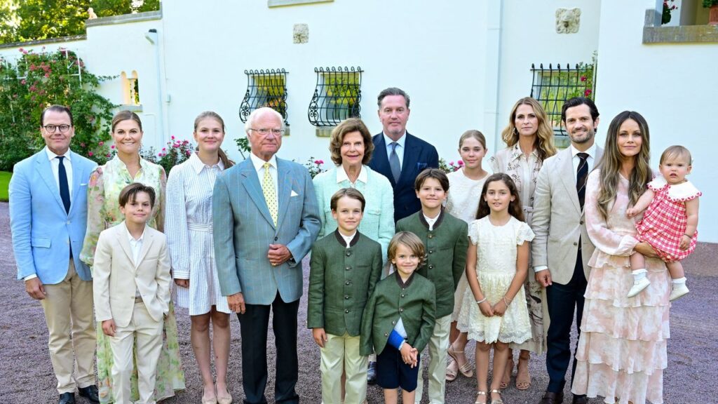 Who’s who in the Swedish royal family? The House of Bernadotte gathers for new portrait to mark Crown Princess Victoria’s birthday Who's who in the Swedish royal family? The House of Bernadotte gathers for new portrait to mark Crown Princess Victoria's birthday