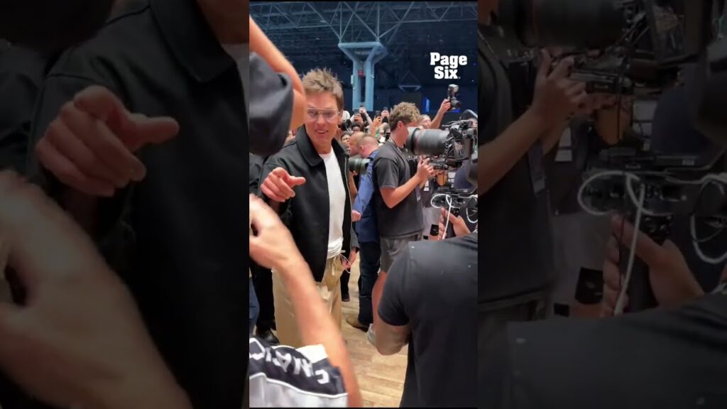 Gronk just took a BATH in Raising Canes sauce at Fanatics Fest in NYC 🍗🏈 #shorts Gronk just took a BATH in Raising Canes sauce at Fanatics Fest in NYC 🍗🏈 #shorts