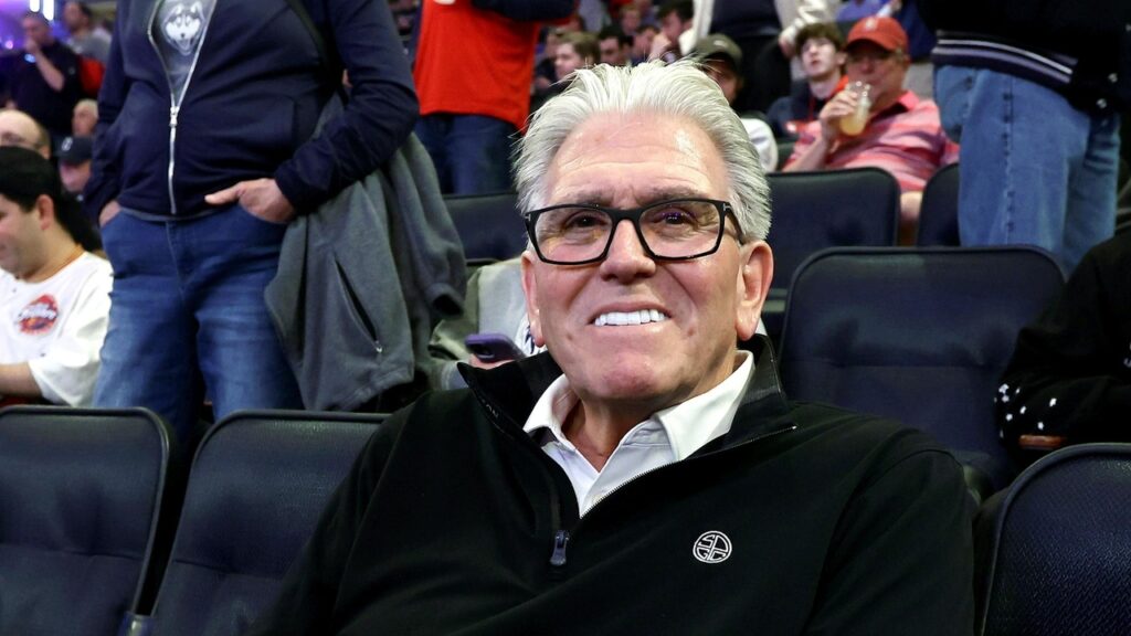 Mike Francesa sells Manhasset home for $7.5 million