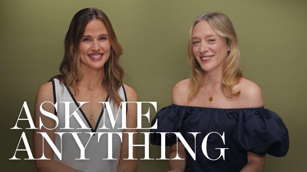 Jennifer Garner & Chloë Sevigny Talk '13 Going on 30' Reboot & '90s Trends | Ask Me Anything | ELLE