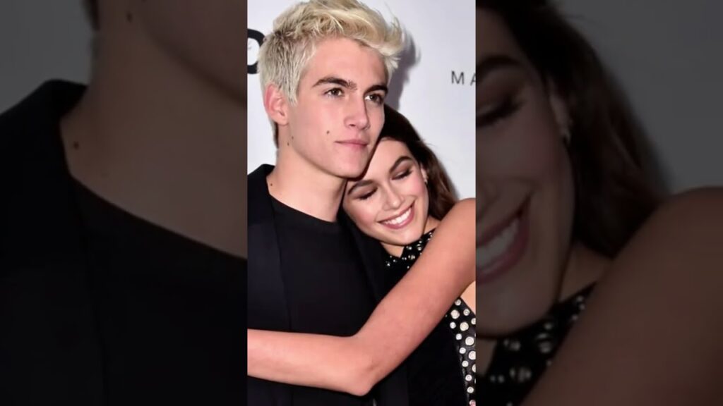 Cindy Crawford’s two kids arebecoming more and more liketheir supermodel mom! Cindy Crawford's two kids arebecoming more and more liketheir supermodel mom!