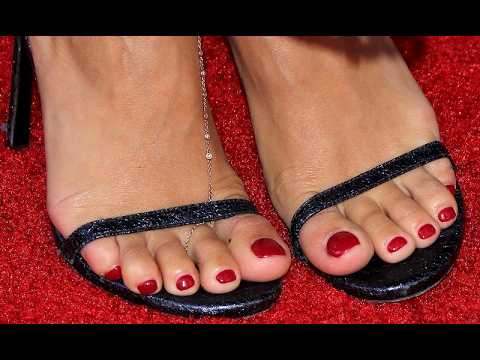 Vanessa Hudgens Gorgeous Feet and Soles / أقدام فانيسا هادجنز