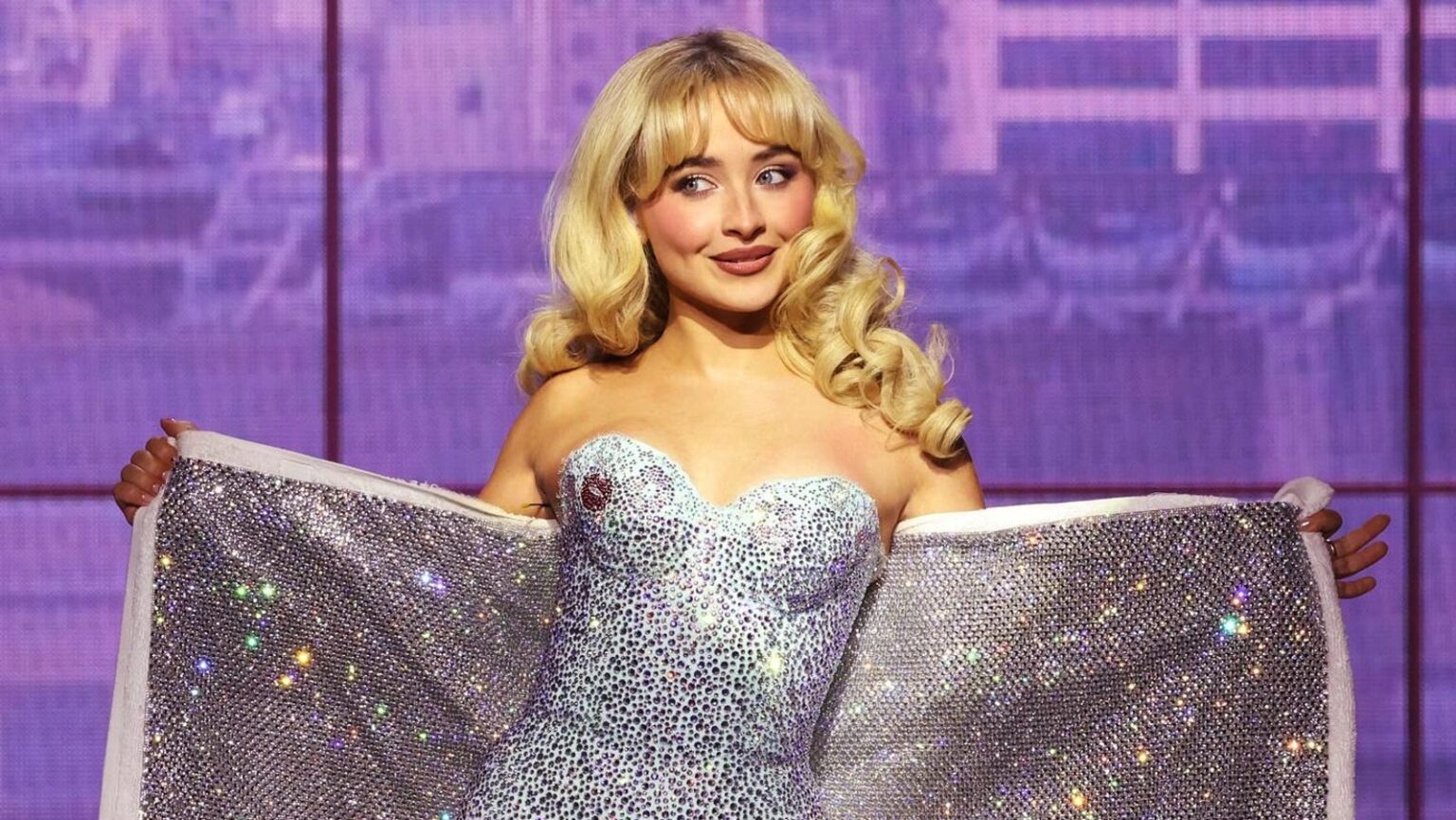 Sabrina Carpenter Scores Three Chart Comebacks At The Same Time Sabrina Carpenter Scores Three Chart Comebacks At The Same Time