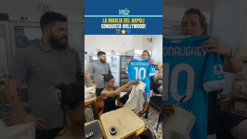 Salvatore Esposito regala la maglia a Matthew McConaughey e Zoe Saldaña!