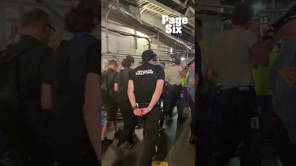 Chris Martin arrives backstage at the World Cup 2026 finals #shorts Chris Martin arrives backstage at the World Cup 2026 finals #shorts