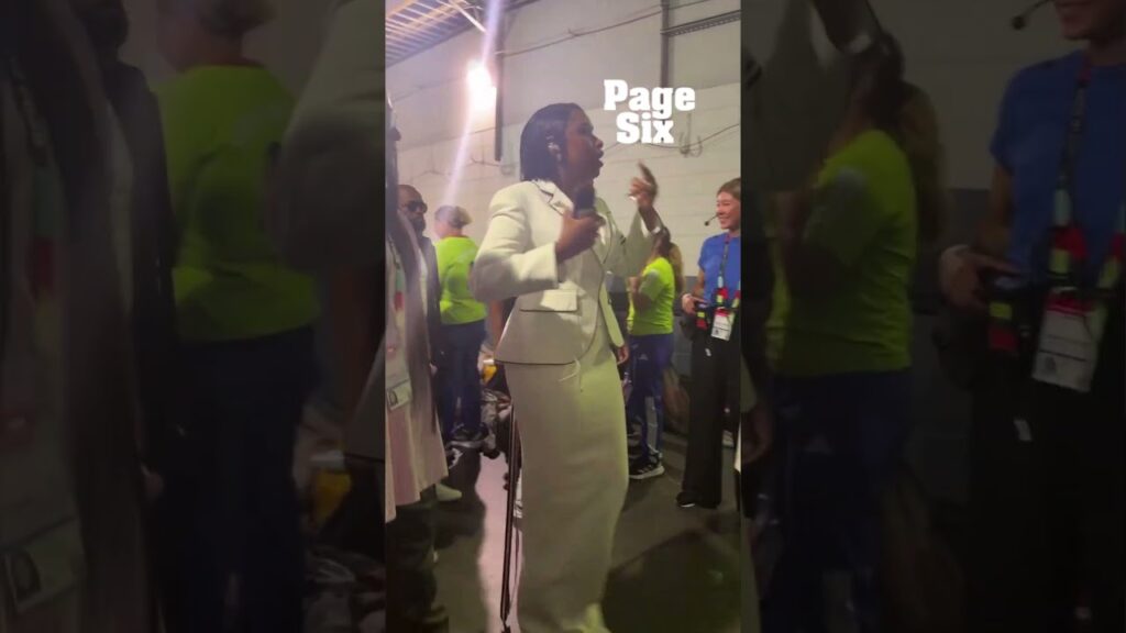 Jennifer Hudson arrives backstage at the World Cup 2026 finals #shorts Jennifer Hudson arrives backstage at the World Cup 2026 finals #shorts
