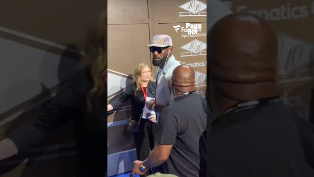 LeBron James at Michael Rubin’s private luncheon at the 40/40 Club in NYC ๐ง๐ฎโ๐จ #shorts LeBron James at Michael Rubin's private luncheon at the 40/40 Club in NYC ๐ง๐ฎโ๐จ #shorts