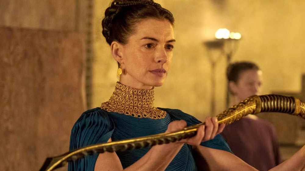 Anne Hathway’s Oscars Odyssey: Lead Actress or Supporting? Anne Hathway's Oscars Odyssey: Lead Actress or Supporting?