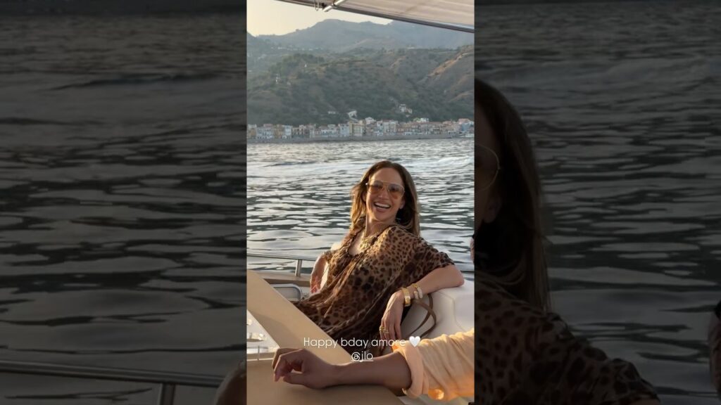 Jennifer Lopez in Italy #JLo #Shorts