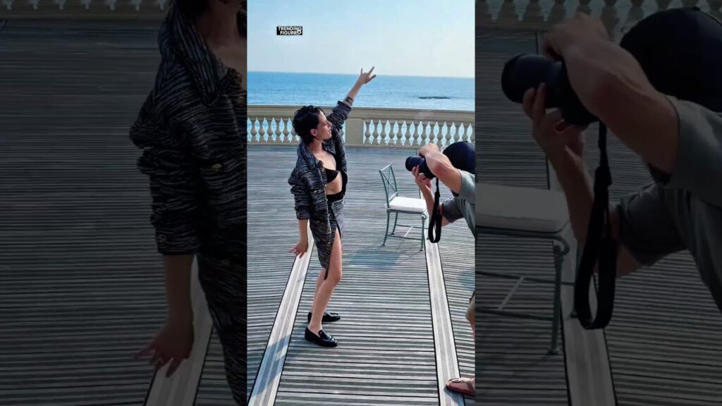Kristen Stewart is dancing not for the public but for the photos. #kristenstewart #dance #shorts