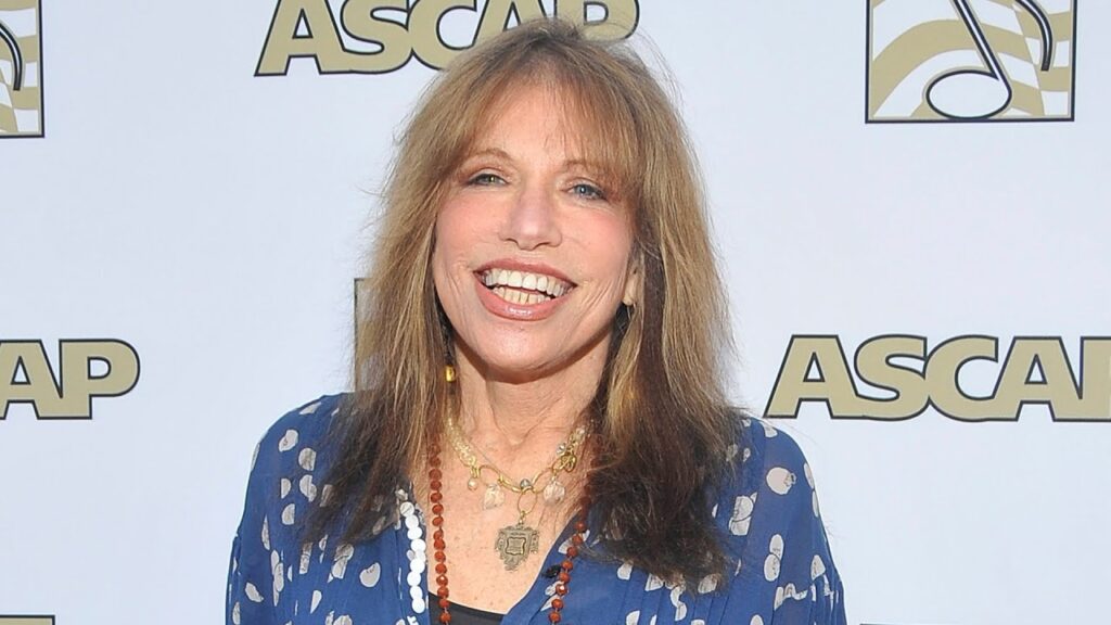 Carly Simon Shares “Unpredictable” Parkinson’s Disease and Cancer Diagnoses