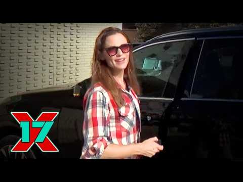 Jennifer Garner Gives Sweet Moment To Our Videographer After Grocery Run