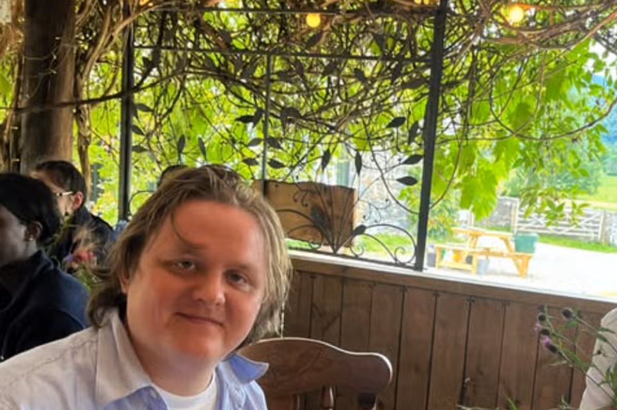 Lewis was happy to pose for pics as he relaxed at the Gorse Cafe after his show