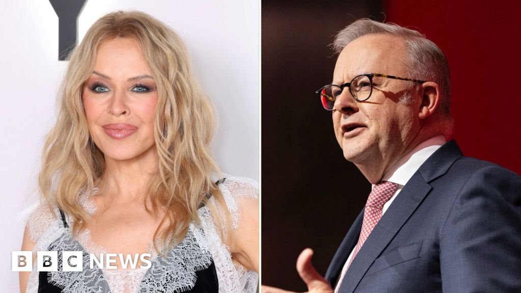 Australian PM apologises for 'inappropriate' comments about Kylie Minogue - BBC
