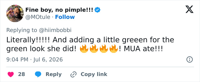 Screenshot of a tweet admiring Zendaya's latest look, highlighting the green accent and makeup artistry.