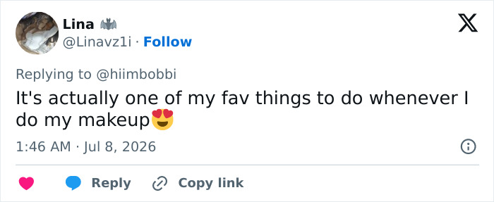 A tweet by Lina about Zendaya's makeup, expressing love for the technique and detail.