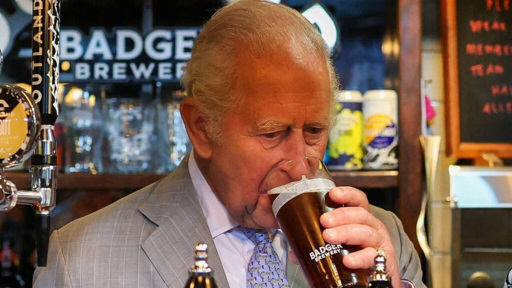 Watch: King Charles ‘drowns sorrows’ as he pulls a pint after England’s World Cup loss Watch: King Charles 'drowns sorrows' as he pulls a pint after England's World Cup loss