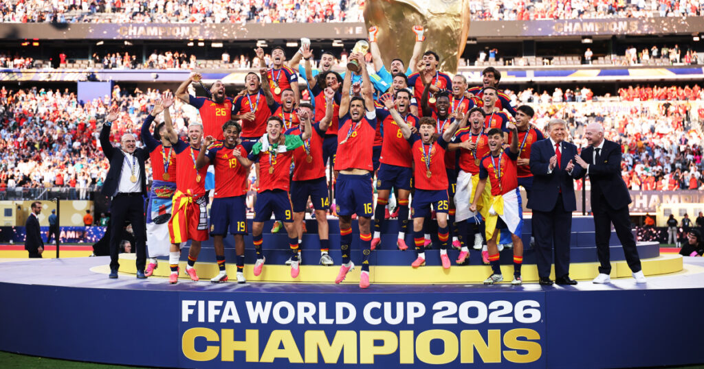Spain’s World Cup champions return home for royal welcome and parade in front of almost 2 million Spain’s World Cup champions return home for royal welcome and parade in front of almost 2 million