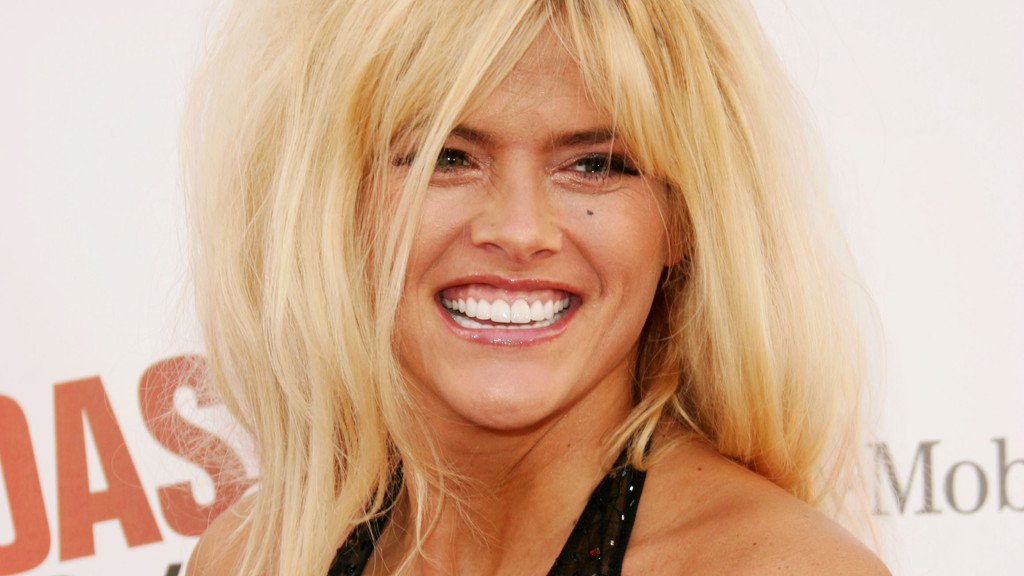 Abbie Cornish wows as Anna Nicole Smith in new biopic Abbie Cornish wows as Anna Nicole Smith in new biopic