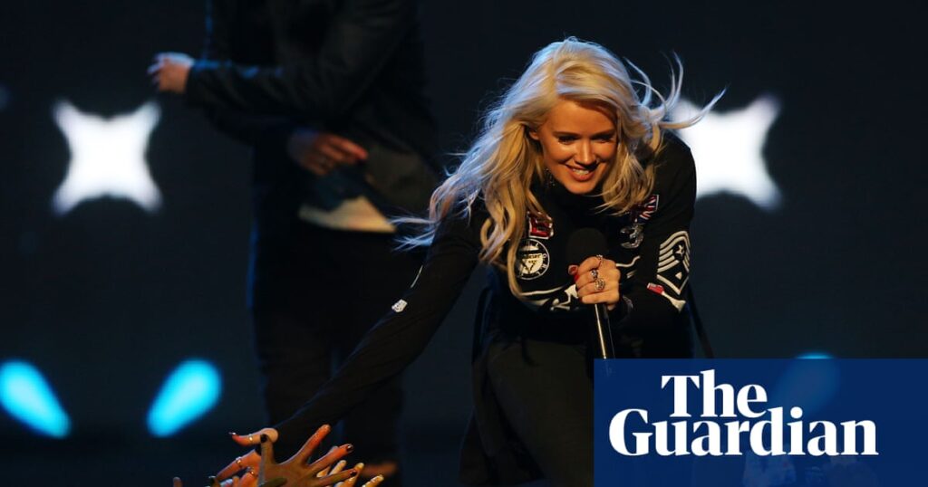 Lauren Bennett, singer on LMFAO’s Party Rock Anthem, dies aged 37 | Music Lauren Bennett, singer on LMFAO’s Party Rock Anthem, dies aged 37 | Music