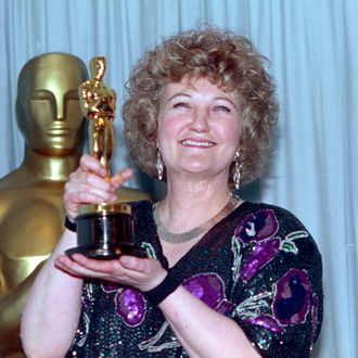 Brenda Fricker Holding Oscar