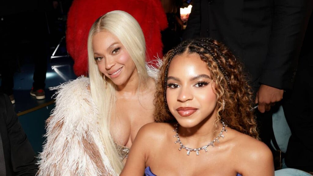 Blue Ivyt’s new tumbling blonde curls leave Beyonce fans saying the same thing Blue Ivyt's new tumbling blonde curls leave Beyonce fans saying the same thing