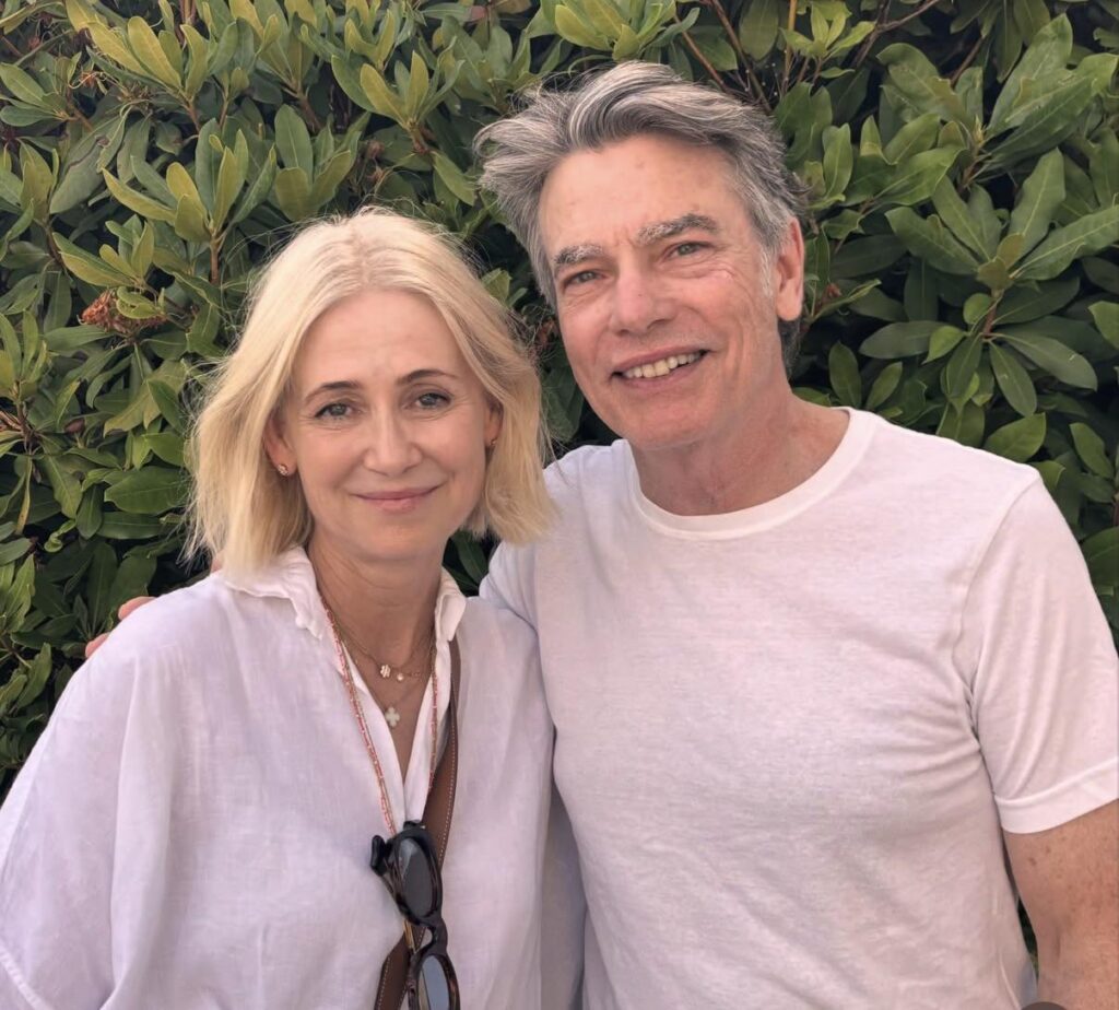 Peter Gallagher and Kelly Rowan from The OC reunite
