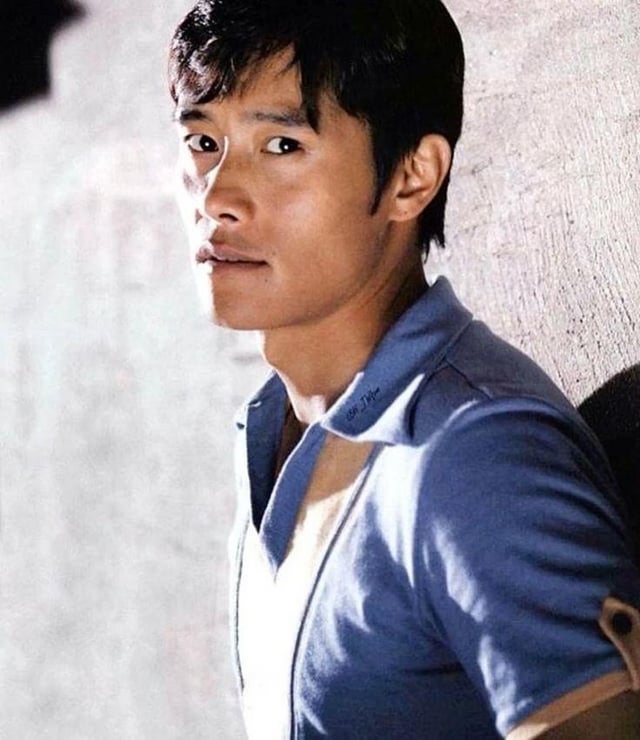 Happy birthday to Frontman aka Lee Byung Hun