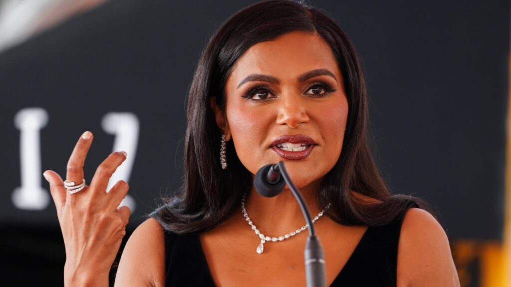 Mindy Kaling Told Tina Fey, Amy Poehler She Wanted To ‘Lose 30 Pounds’ — And Their Reply Shocked Her Mindy Kaling Told Tina Fey, Amy Poehler She Wanted To 'Lose 30 Pounds' — And Their Reply Shocked Her