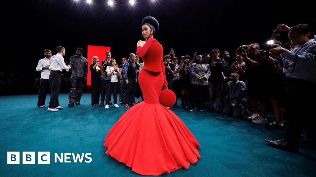 All the best looks from Paris Haute Couture Week 2026 – BBC All the best looks from Paris Haute Couture Week 2026 - BBC