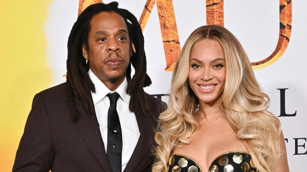 Beyoncé joins Jay-Z at Yankee Stadium concert