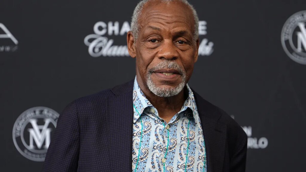 Danny Glover reveals Alzheimer’s disease diagnosis in interview Danny Glover reveals Alzheimer's disease diagnosis in interview