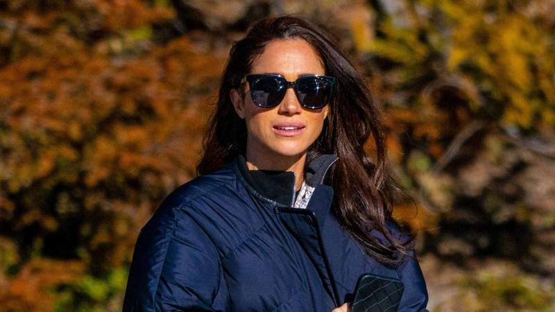 Markle quietly arrived in Great Britain with her children.MEGA