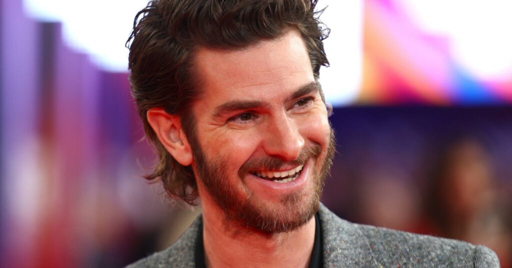 The Internet Can't Stop Making The Same Joke About Andrew Garfield's Longer Hairdo – BuzzFeed The Internet Can't Stop Making The Same Joke About Andrew Garfield's Longer Hairdo - BuzzFeed