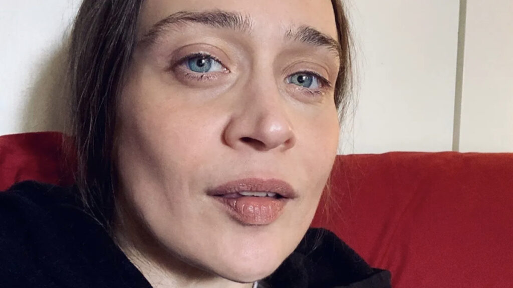 Fiona Apple Says She's Trying To Write About "Endless Barrage of Horrors" But Struggling