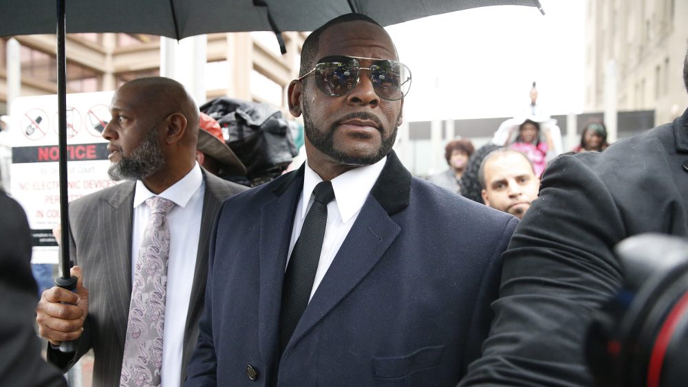 R. Kelly Formally Asks Trump to Commute 30-Year Sentence R. Kelly Formally Asks Trump to Commute 30-Year Sentence