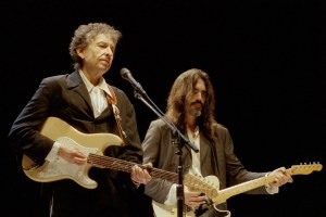 Bob Dylan and Larry Campbell perform on stage in Rome, Italy, 1996. (Photo by Luciano Viti/Getty Images)