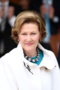 VENICE, ITALY - APRIL 21: Her Majesty Queen Sonja of Norway opens the exhibition The Sámi Pavilion in the Nordic pavilion during the 59th International Art Exhibition (Biennale Arte) on April 21, 2022 in Venice, Italy. (Photo by Daniele Venturelli/WireImage)
