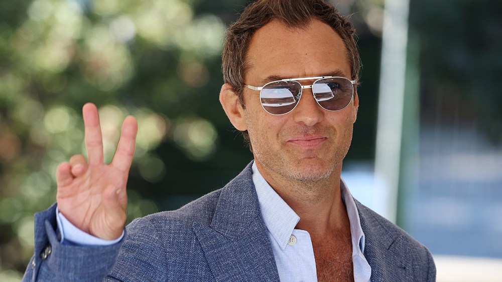 Jude Law to Star in Getaway Driver Movie, Written by Zach Baylin