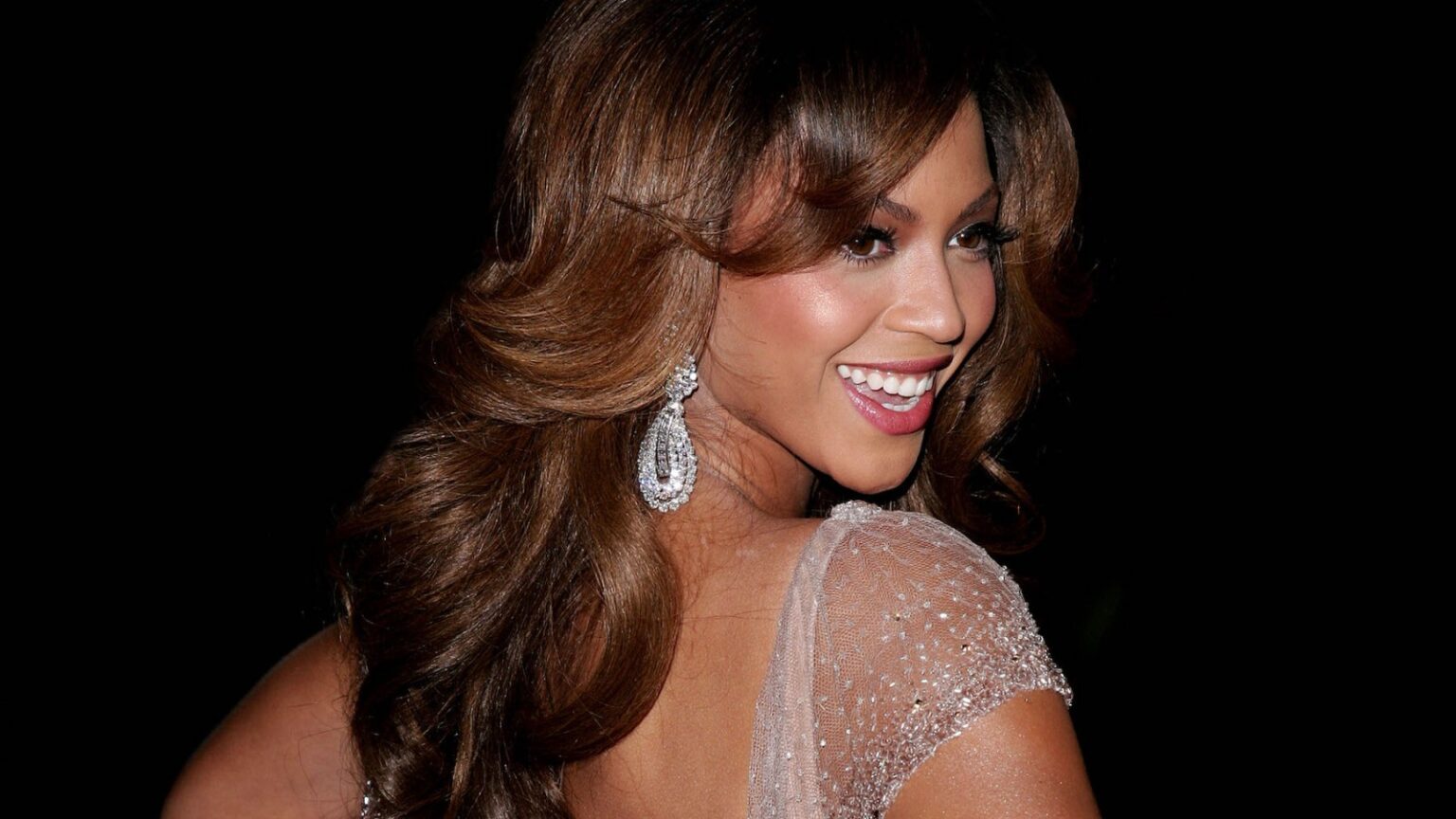 Beyoncé Releases Surprise New Song ‘Morning Dew (Donk)’ Beyoncé Releases Surprise New Song 'Morning Dew (Donk)'