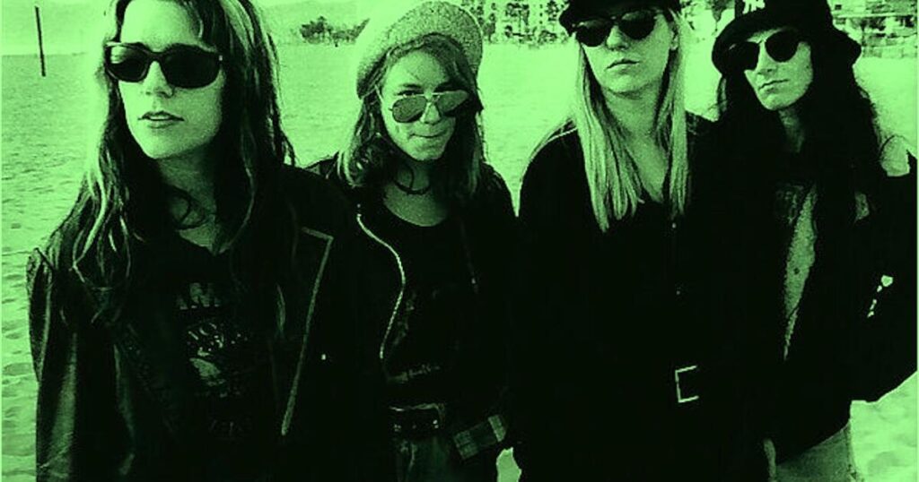 Jennifer Finch, bassist for influential L.A. rock band L7, dead at 59 Jennifer Finch, bassist for influential L.A. rock band L7, dead at 59