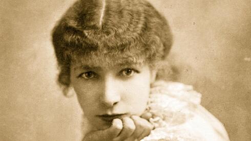 History’s first celebrity is back: The coffin stunt, scandals and legend of Sarah Ber History’s first celebrity is back: The coffin stunt, scandals and legend of Sarah Ber