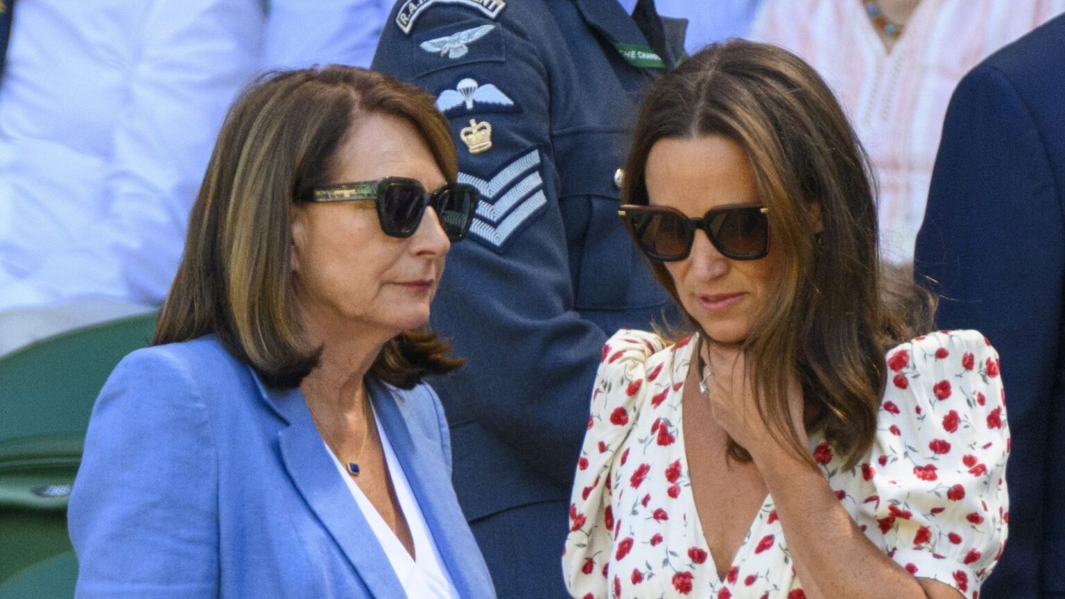 Carole and Pippa Middleton’s awkward mistake at Wimbledon Carole and Pippa Middleton's awkward mistake at Wimbledon
