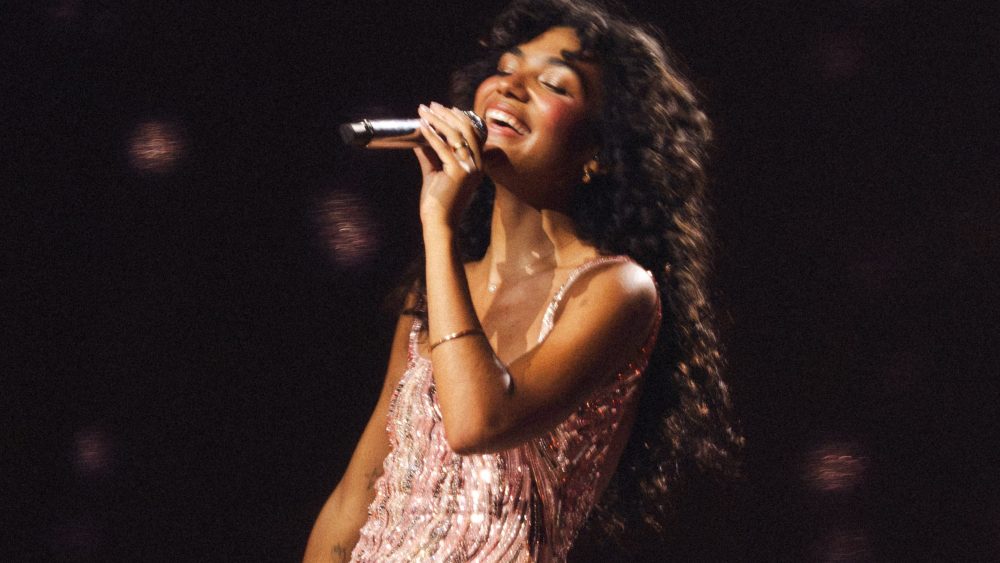 Olivia Dean’s First U.S. Arena Tour Is Off to a Smashing Start: Review Olivia Dean's First U.S. Arena Tour Is Off to a Smashing Start: Review
