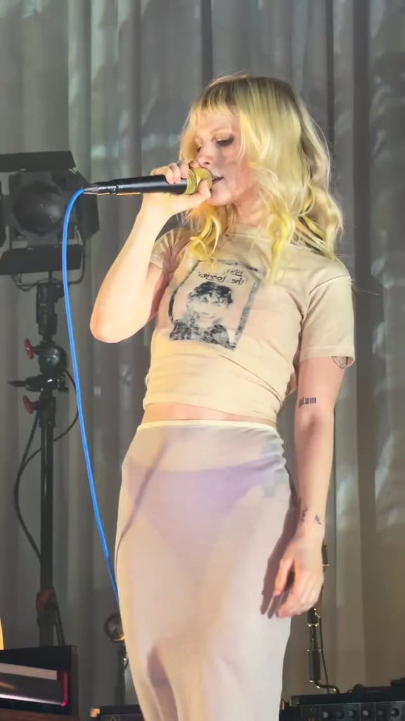 Hayley Williams at a Bachelorette Party Tour ✨,she just nailed it.tour live was roundhouse, london · n1