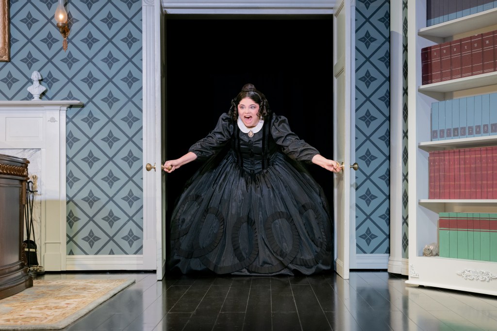 Meg Stalter Returns To Broadway’s ‘Oh, Mary!’, Greets Stage Door Fans Meg Stalter Returns To Broadway's 'Oh, Mary!', Greets Stage Door Fans