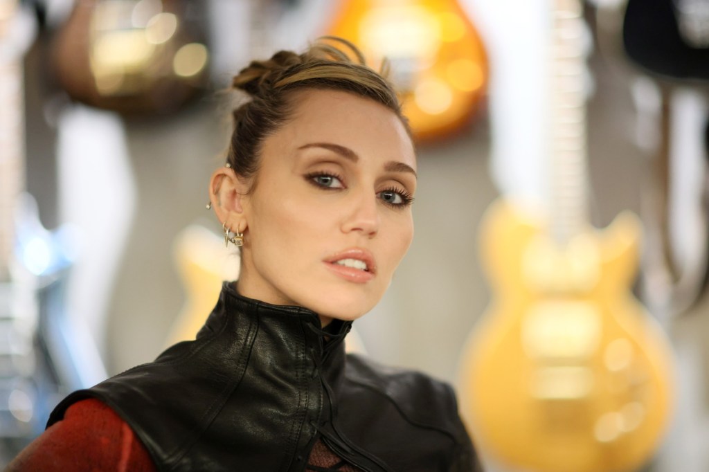 Miley Cyrus Signs With Atlantic Records