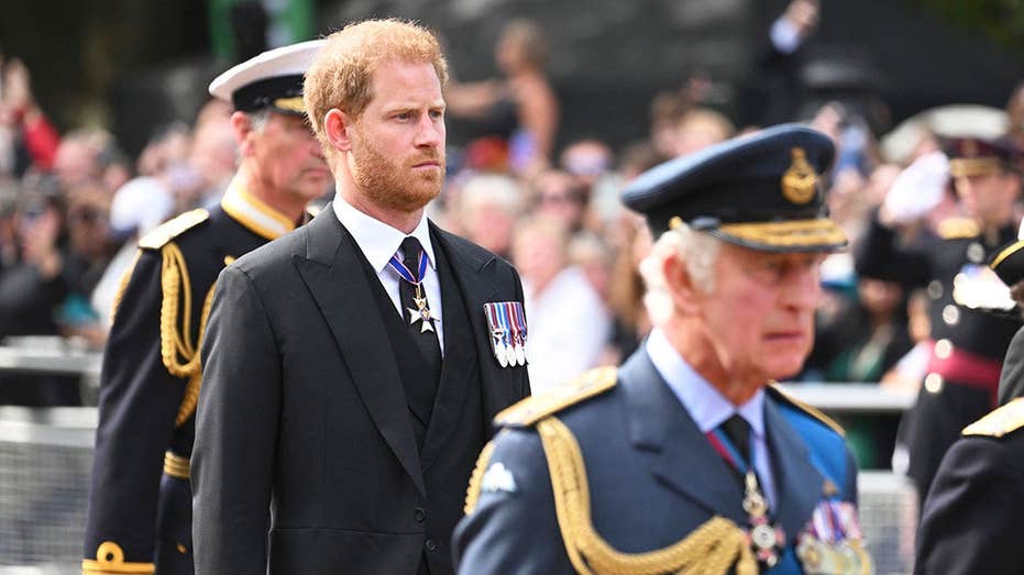 Palace aides ‘don’t trust’ Prince Harry alone with King Charles, experts say Palace aides ‘don’t trust’ Prince Harry alone with King Charles, experts say