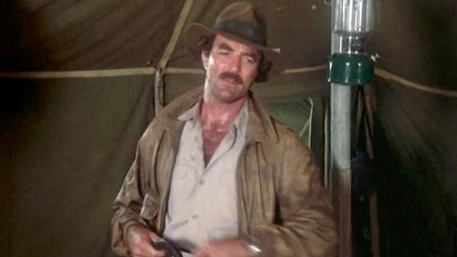 Steven Spielberg Reflects on Tom Selleck Almost Becoming Indiana Jones Instead of Harrison Ford — GeekTyrant Steven Spielberg Reflects on Tom Selleck Almost Becoming Indiana Jones Instead of Harrison Ford — GeekTyrant