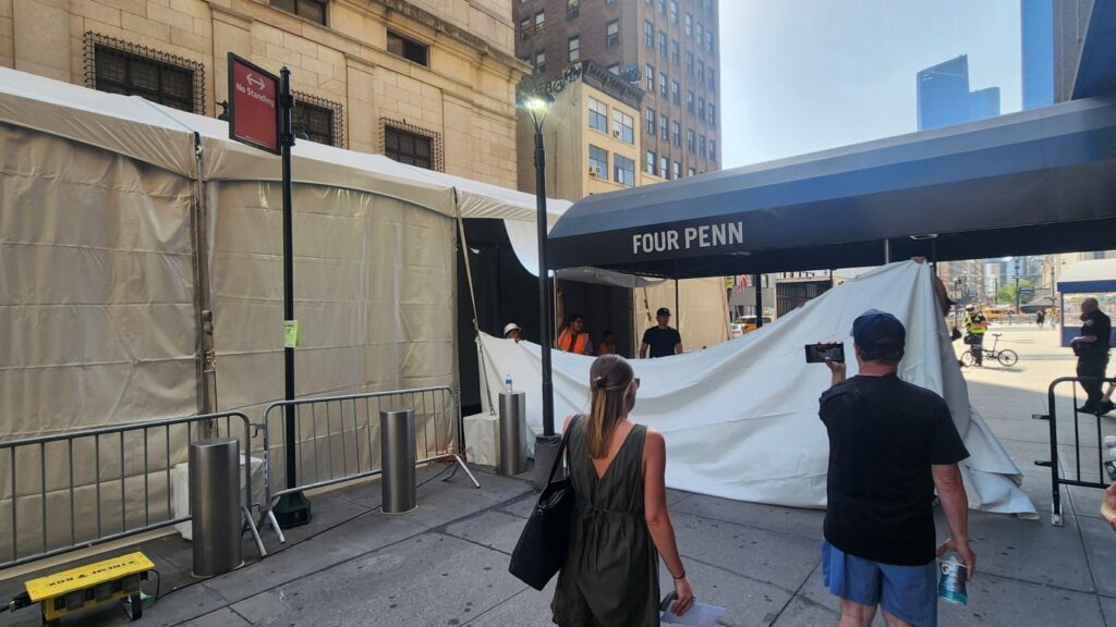 What Taylor Swift and Travis Kelce’s Wedding Looks Like Outside MSG What Taylor Swift and Travis Kelce's Wedding Looks Like Outside MSG